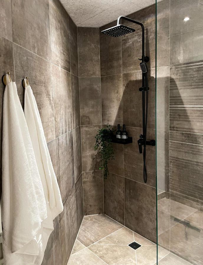 Ny Style Entire Apartment W/Private Cozy Terrace Гаррісле Екстер'єр фото